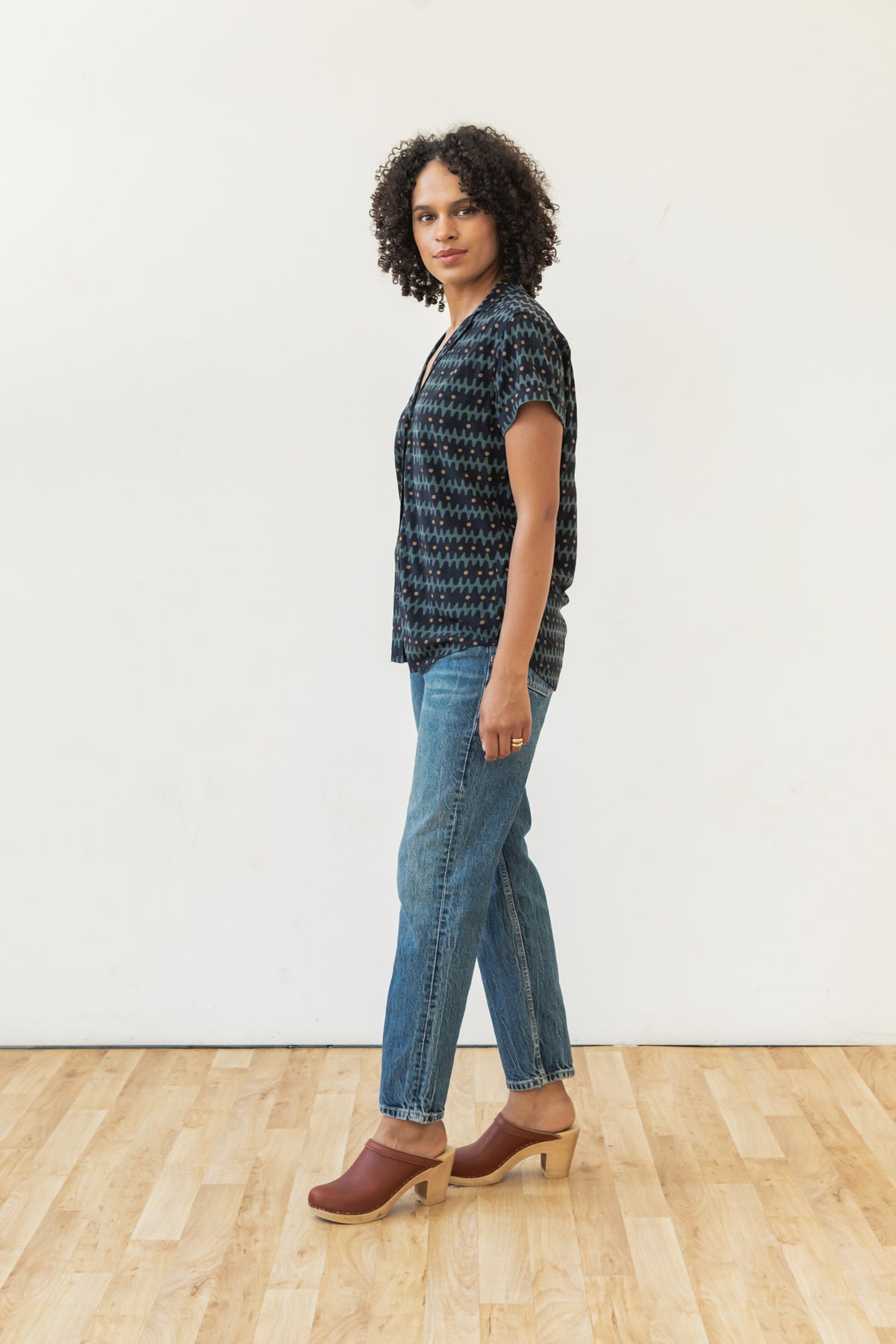 Fishbones Clogs Innes Shirt / Fishbone Ink – Bridge & Burn