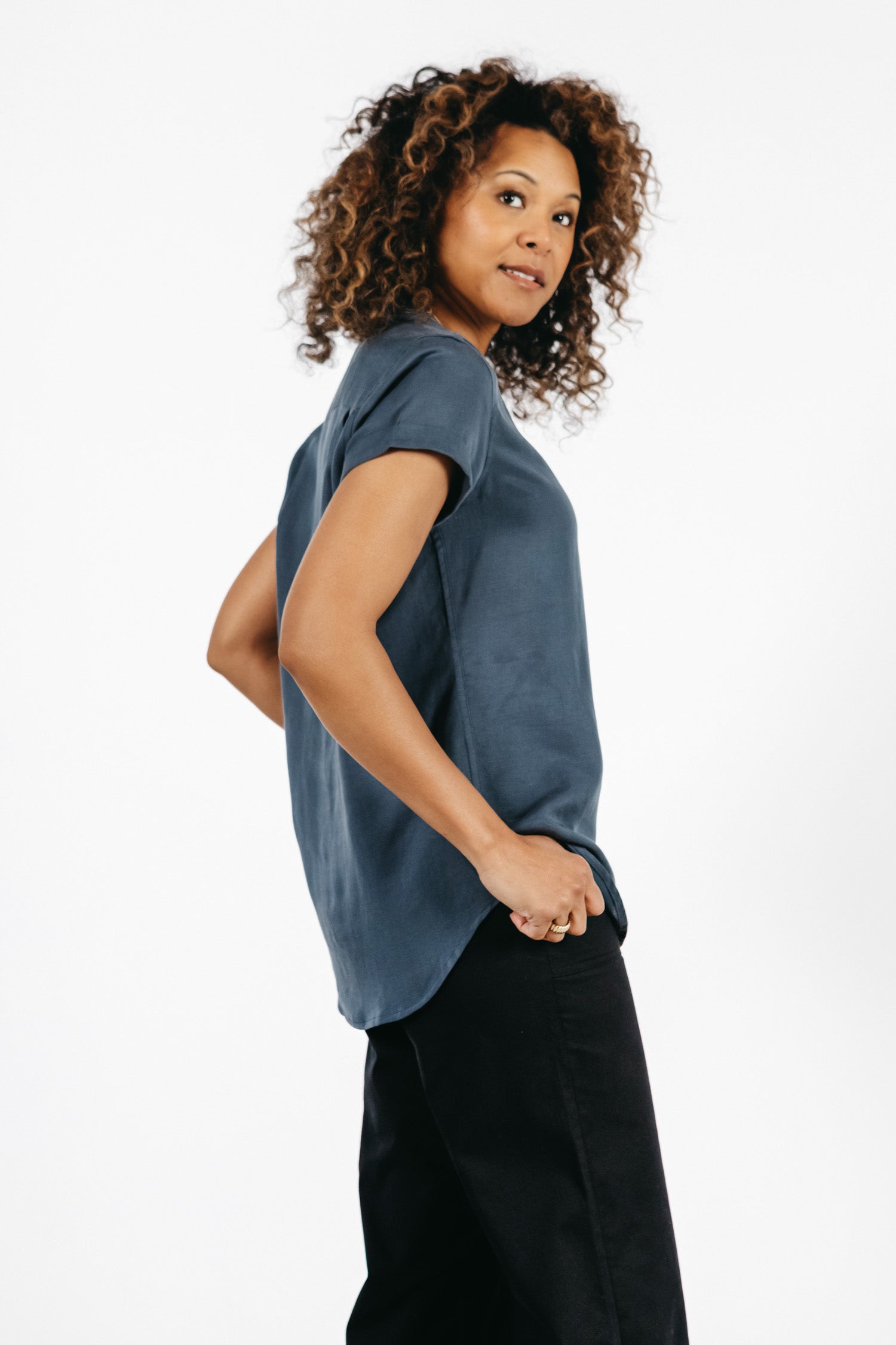 Innes Shirt / Navy – Bridge & Burn