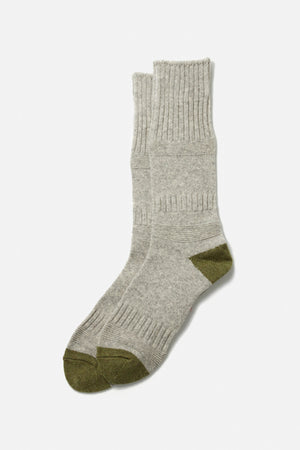 RoToTo Guernsey Pattern Socks in light grey with medium green toes and heels, handcrafted in Japan, are shown on a plain white background.
