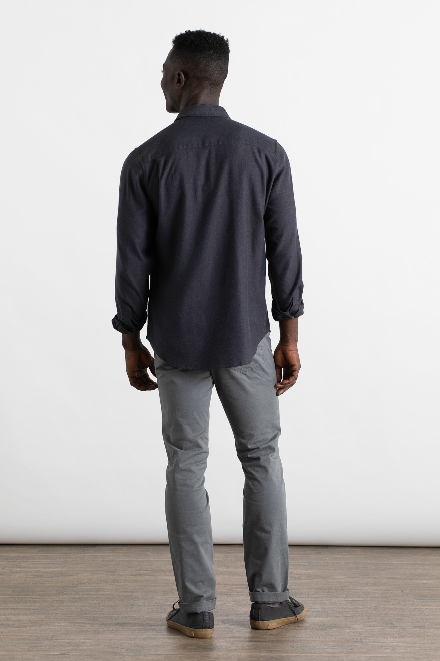 Sutton Slim Shirt / Charcoal Twill